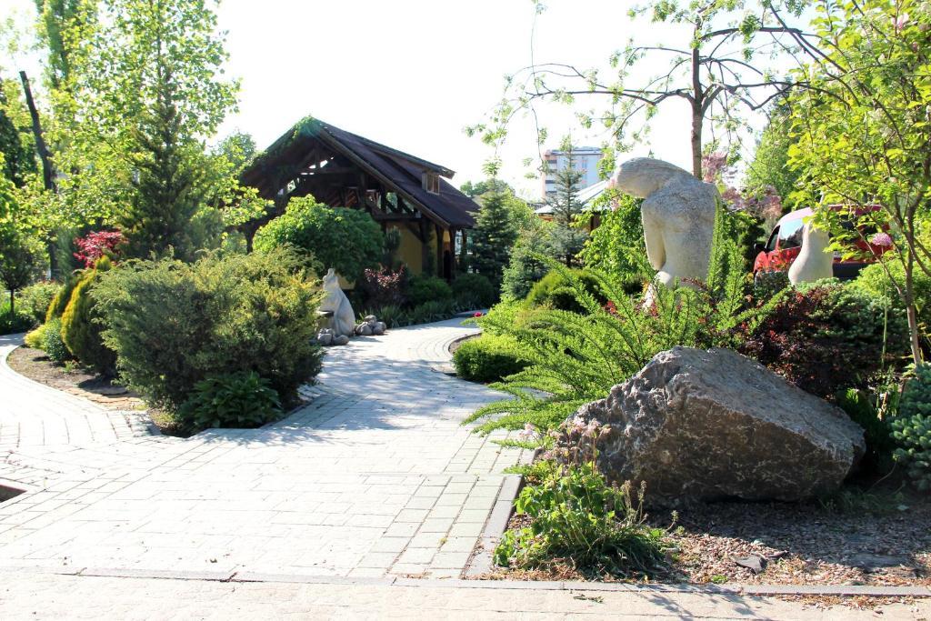Gala Hotel Kamjanez-Podilskyj Exterior foto